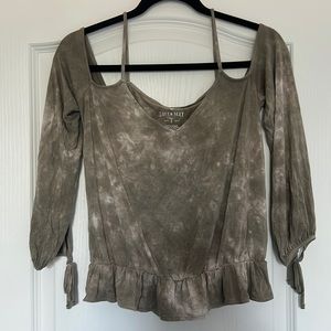 American Eagle off the shoulder shirt